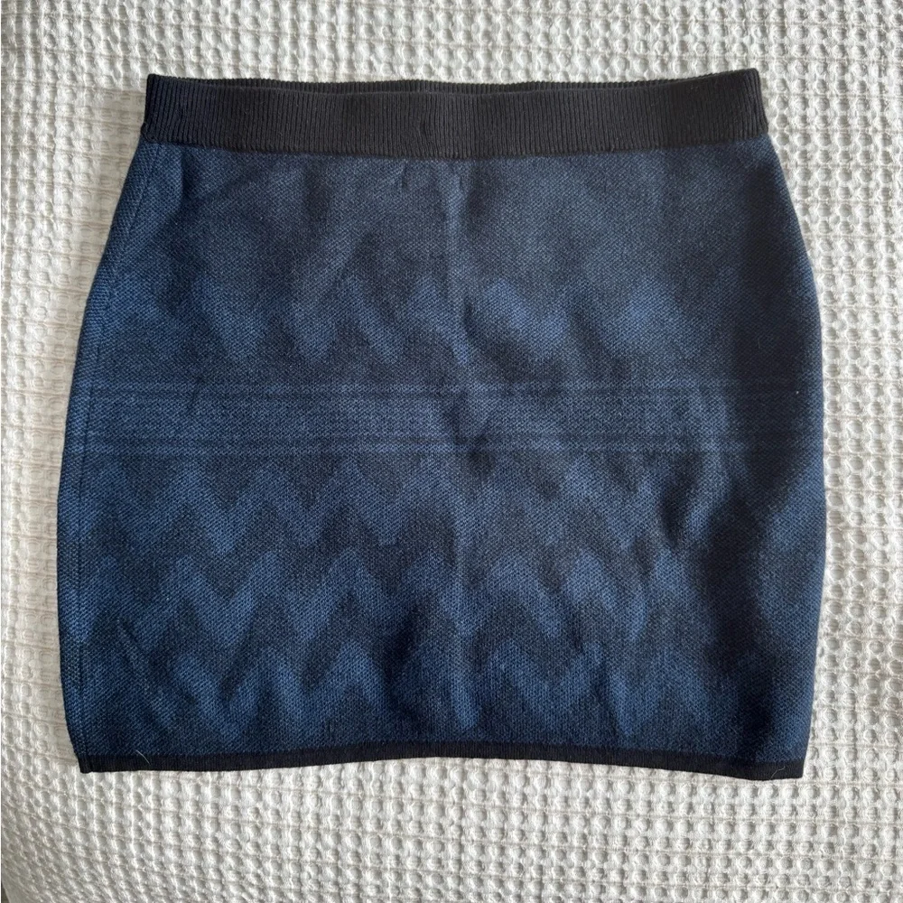 NWOT Mossimo Knit Skirt in Black and Blue - Picture 3 of 6